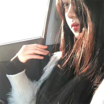 绿杨移作两家春